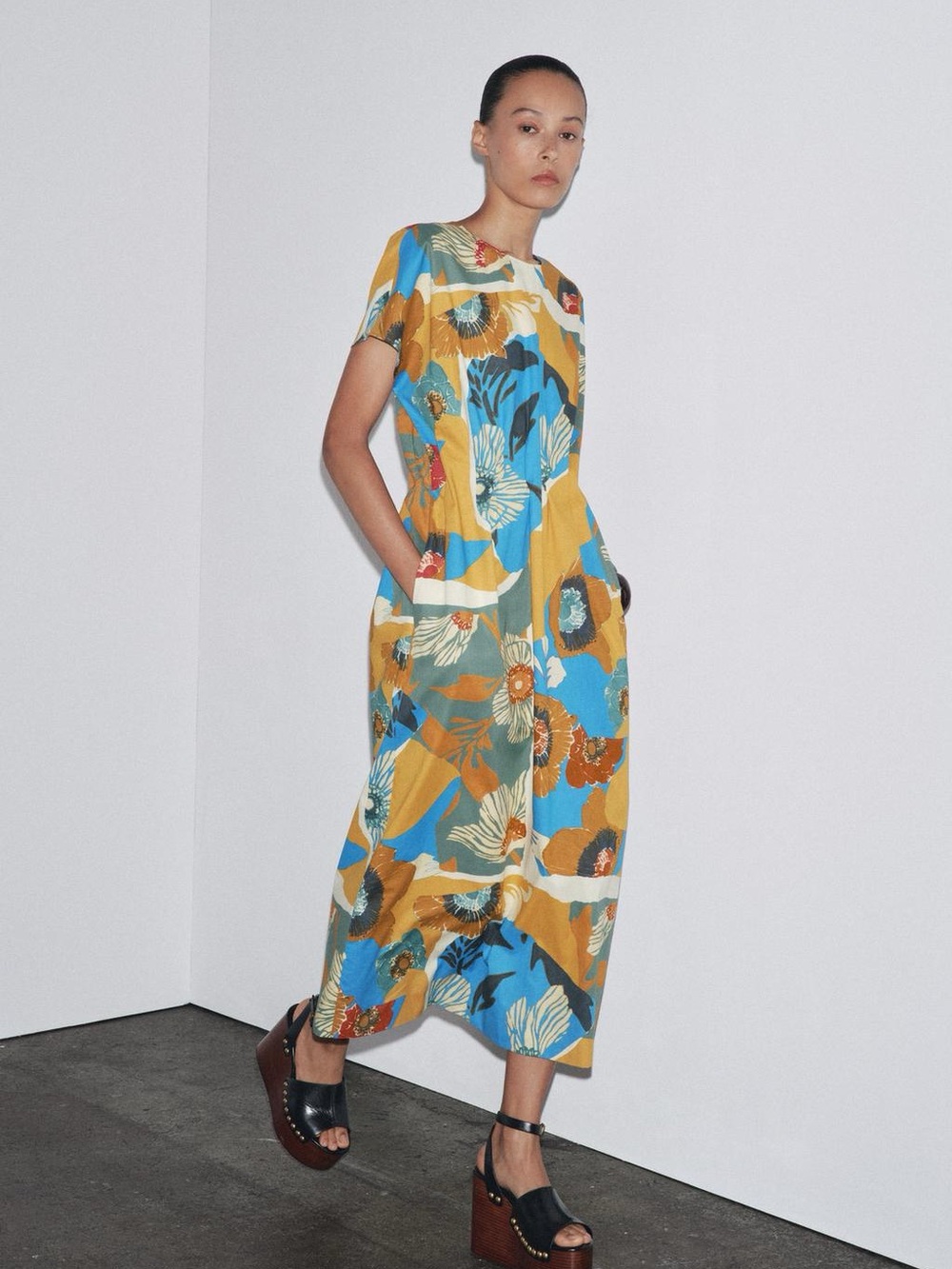 ZARA Abstract Print Short-Sleeve Midi Dress in Mustard & Blue. S NWT